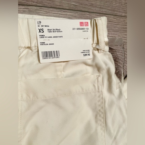 BNWT Uniqlo cargo pants - Picture 2 of 3